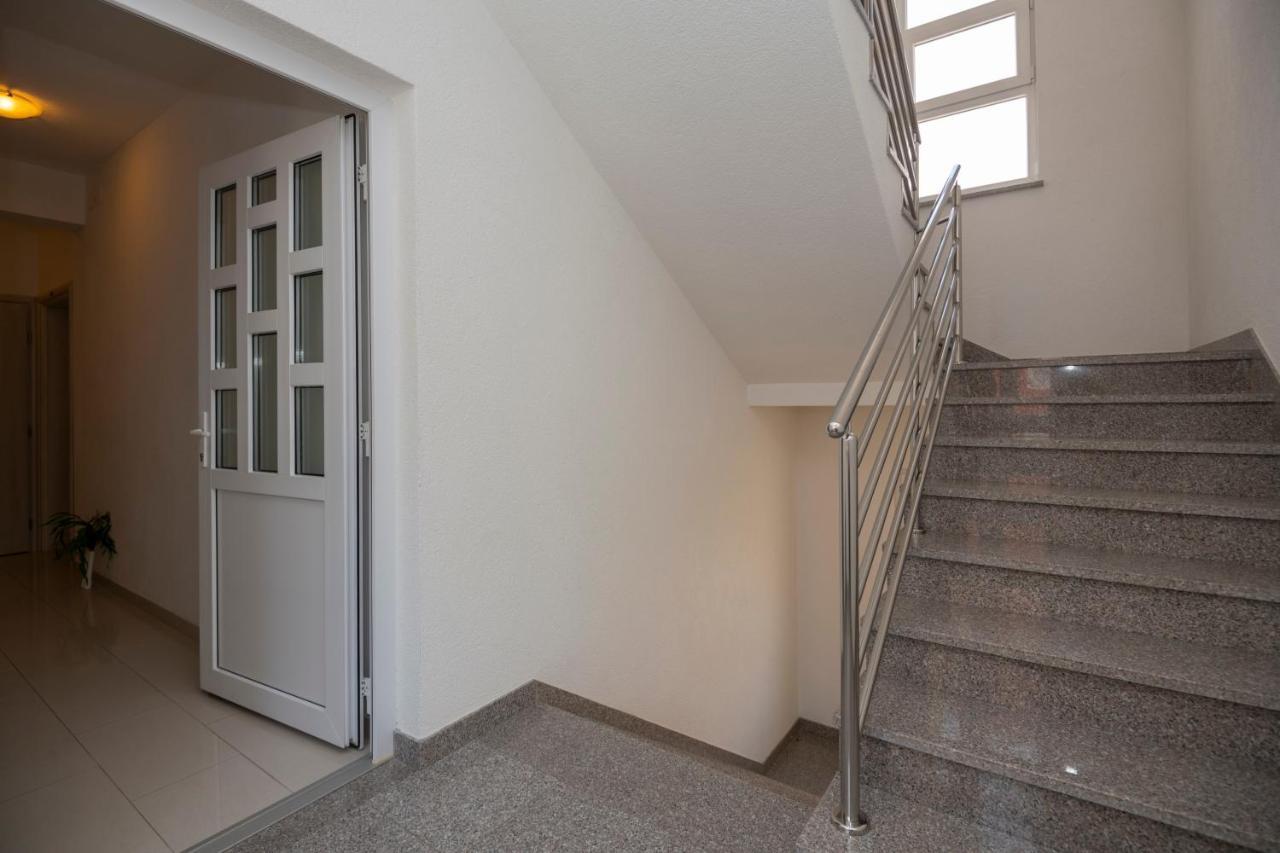 Apartment With Free And Private Parking Makarska Ngoại thất bức ảnh