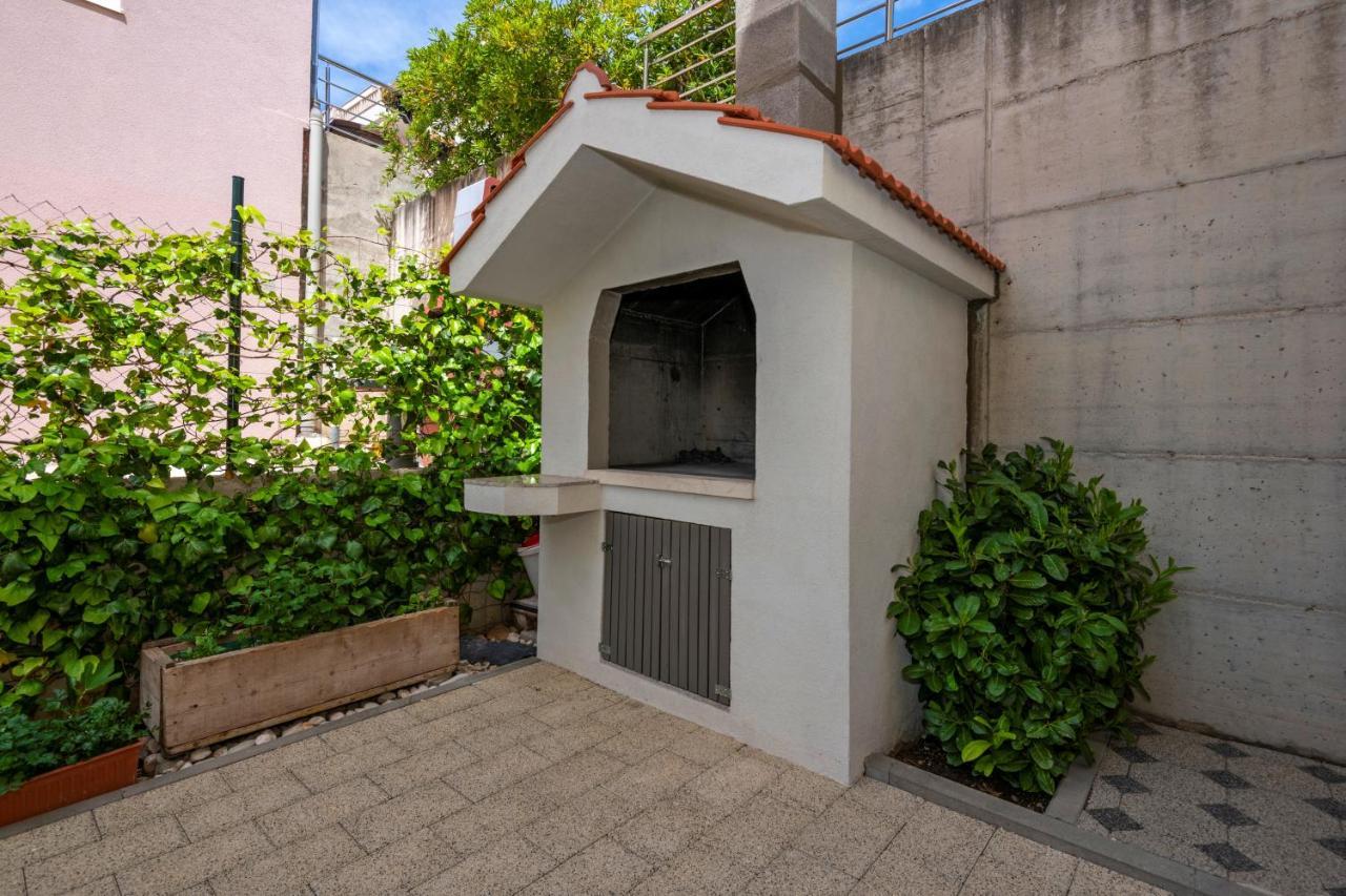 Apartment With Free And Private Parking Makarska Ngoại thất bức ảnh
